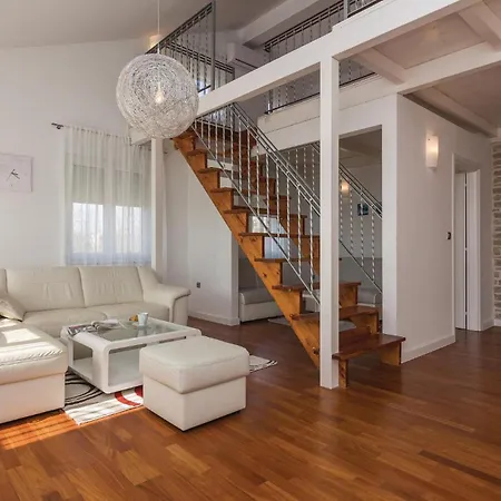 Two-bedroom In Appartement *