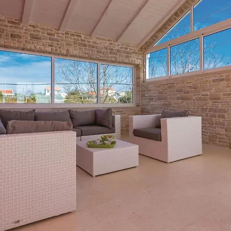 Two-bedroom In Apartamento Vir