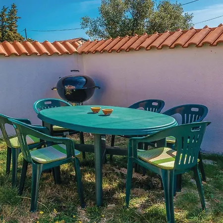Two-bedroom In * Vir