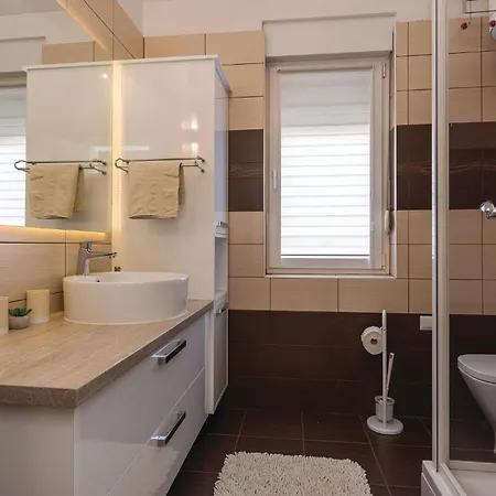 Two-bedroom In Vir