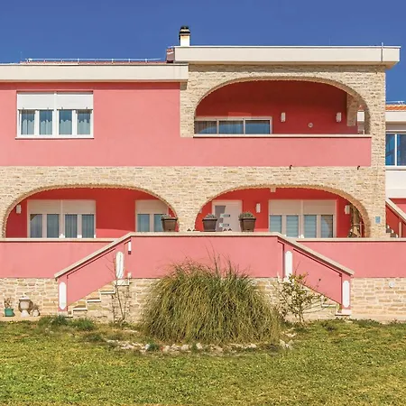 Two-bedroom In Apartament Vir